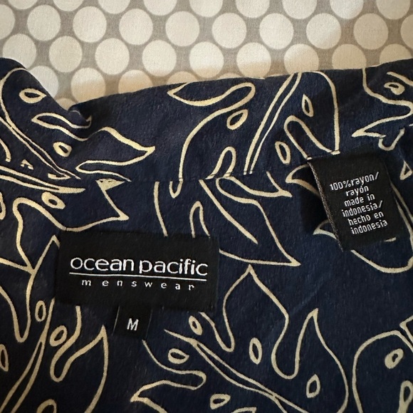 Ocean Pacific Vintage Men's Black Hawaiian Abstract Short Sleeve Shirt (Med) - Picture 6 of 11